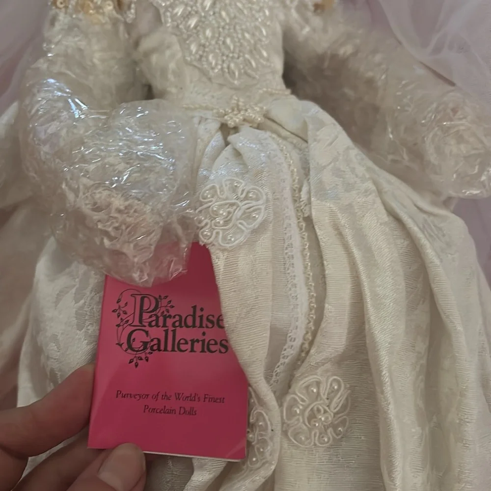 Elegant Cream Porcelain Bride Doll - Picture 3 of 8